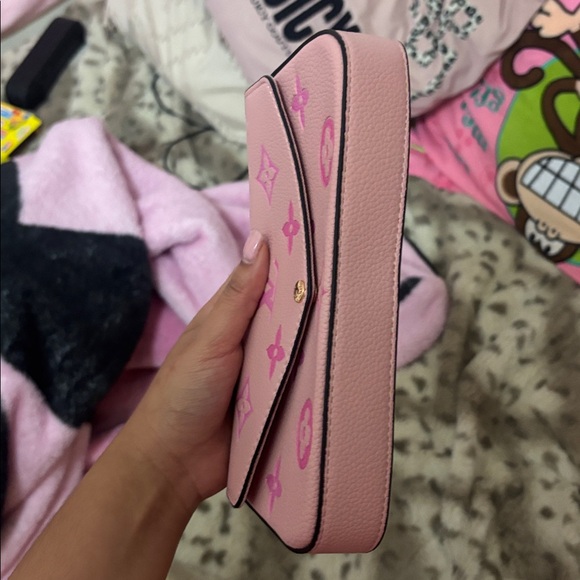 Pink monogram shoulder bag - Picture 6 of 6